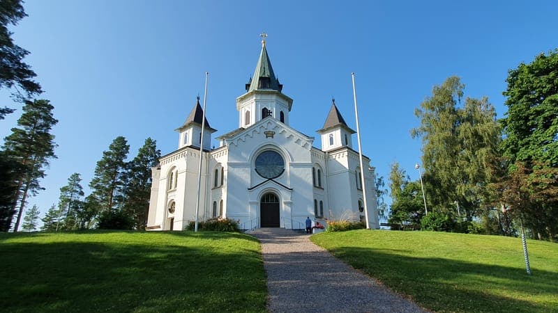 Silleruds kyrka: En arkitektonisk pärla i Värmlands hjärta