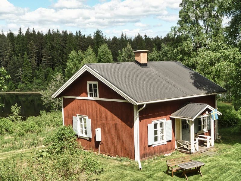 Torpet vid Östra Vintersjön: En fristad för enkel livsstil vid vattnet