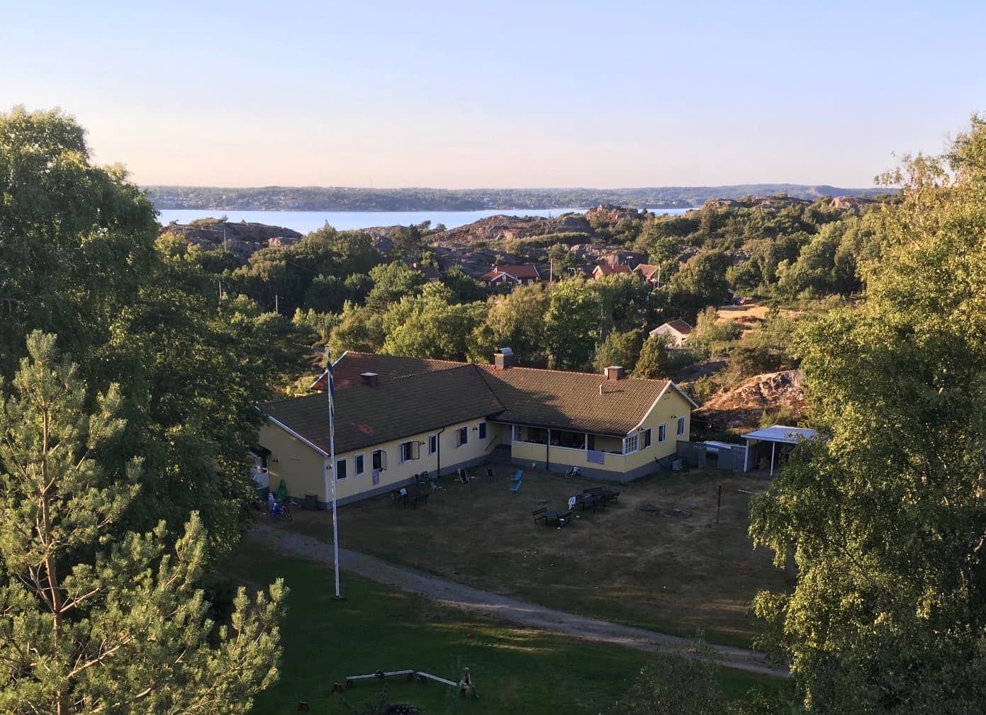 Skaftögården vid Västkusten: Där skärgårdshistoria möter nutida lugn