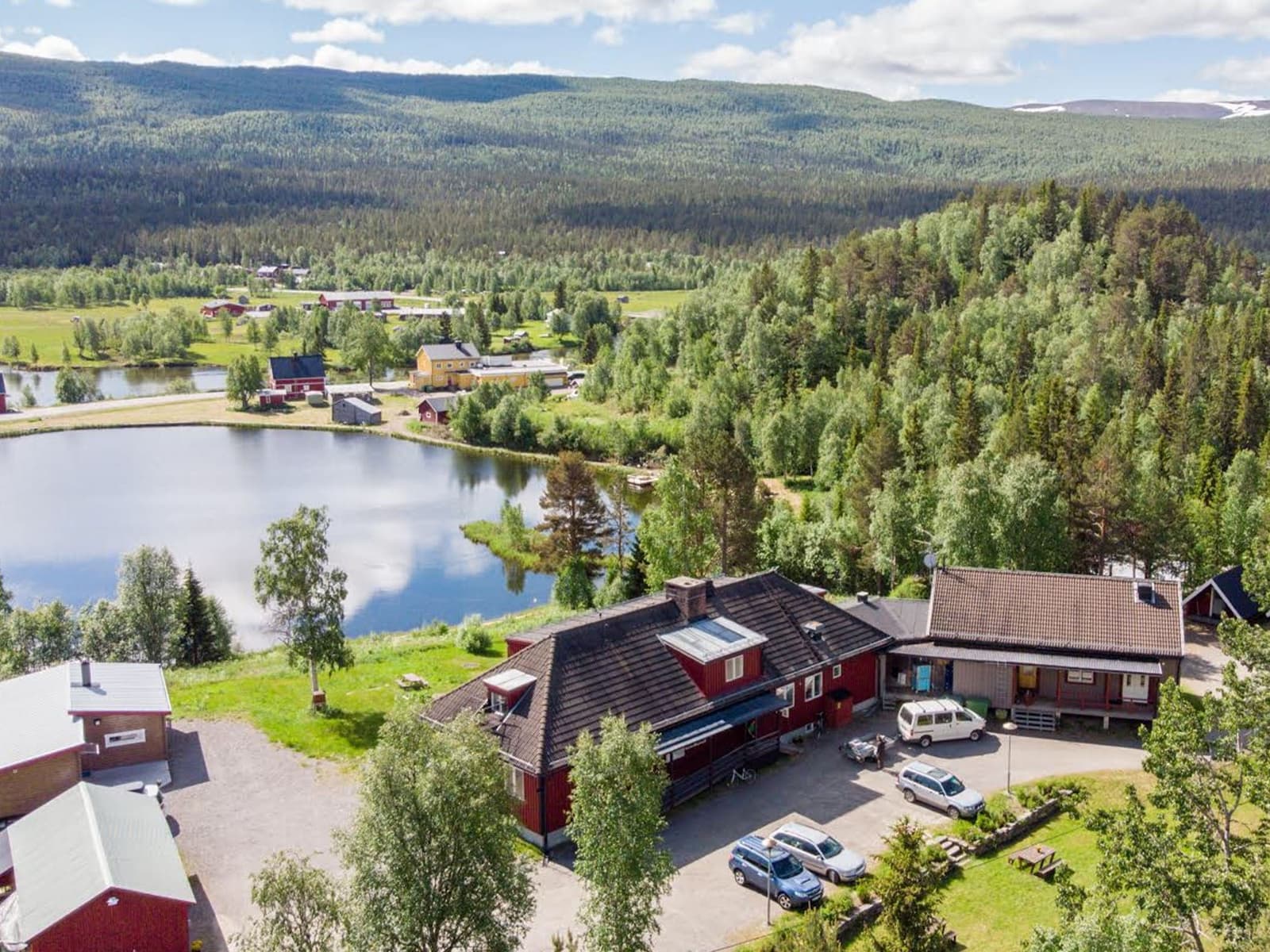 Ammarnäs Wärdshus: Naturskönt boende vid Vindelfjällens fot