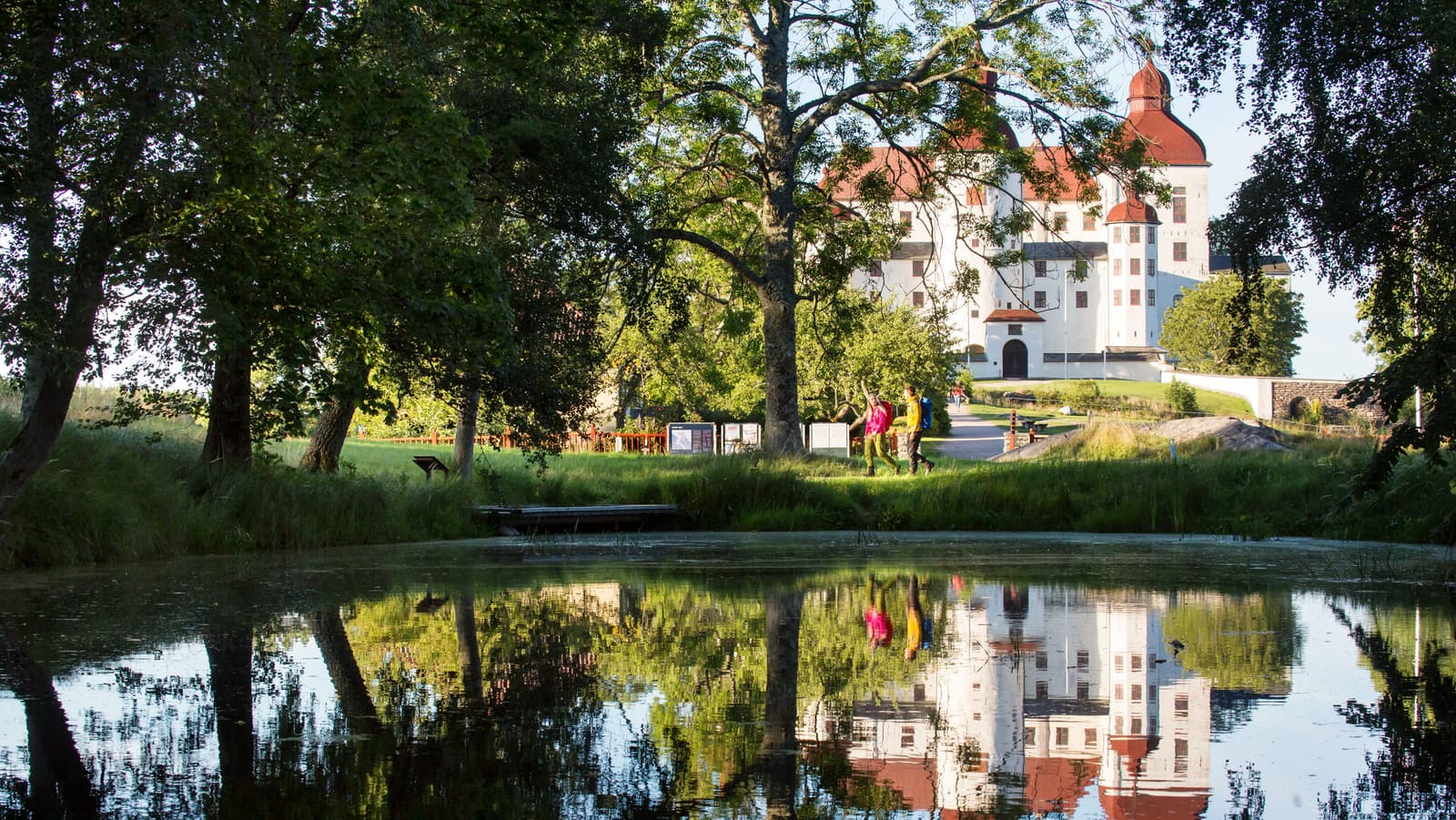 Läckö Slott och Naturstigar – En Upptäcktsfärd