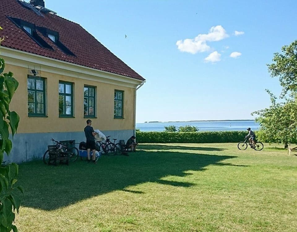 Ljugarns Vandrarhem: Porten till Gotlands historiska hamnatmosfär