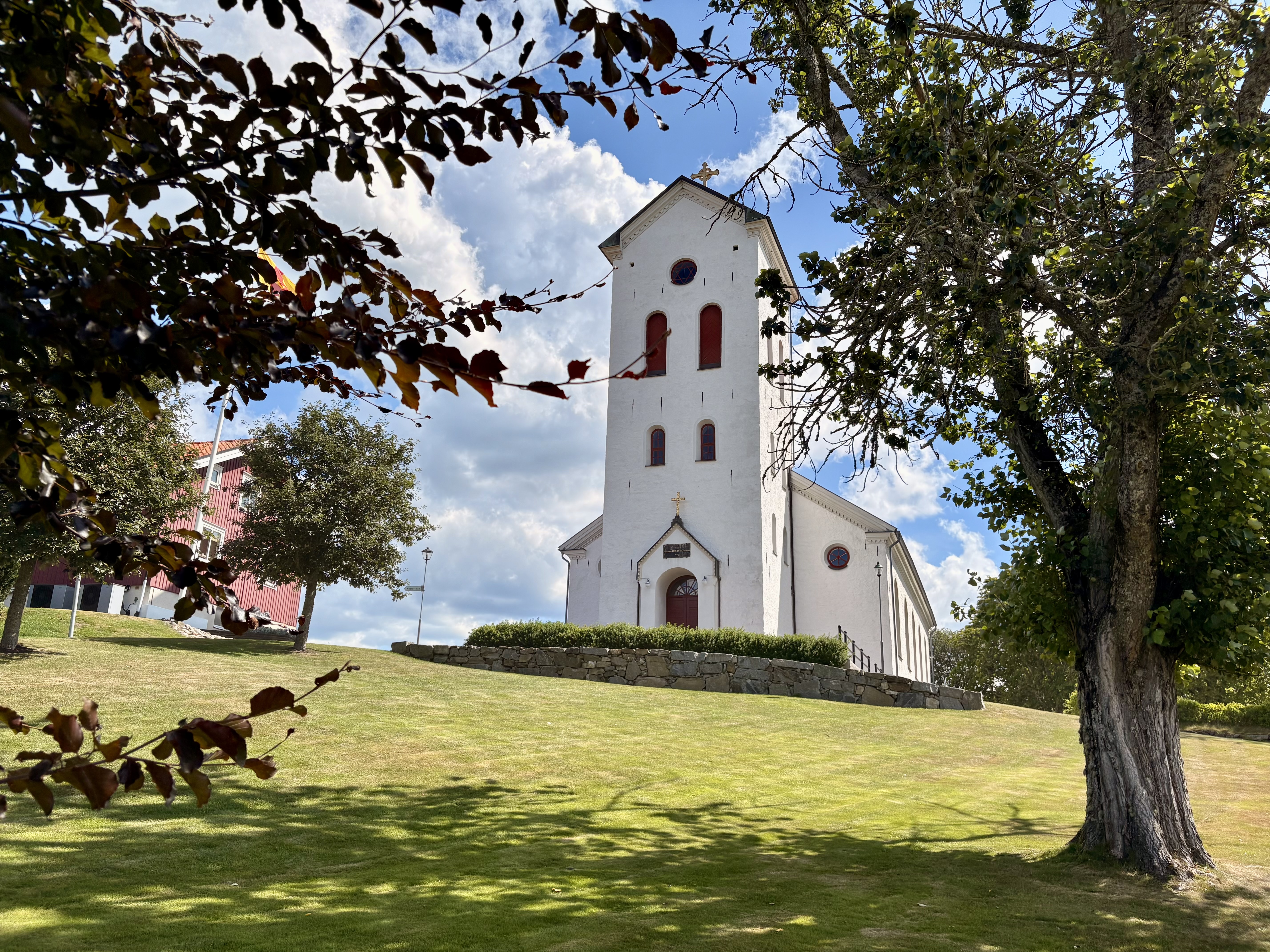 Skredsviks Kyrka: En Tidlös Berättelse i Sten