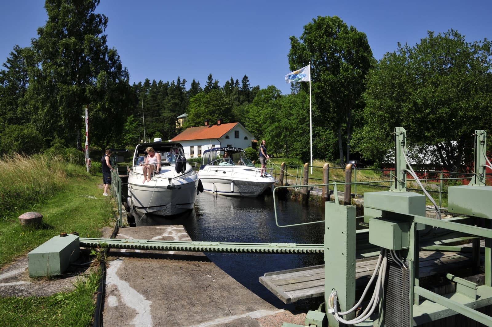 Upperuds Slusstation: En Port till Dalslands Kanals Magi