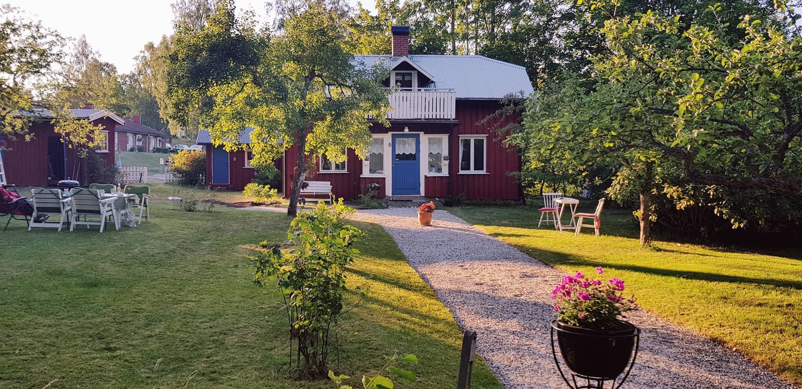 Hus vid Fengersfors Bruk: Naturens Fristad i Dalsland