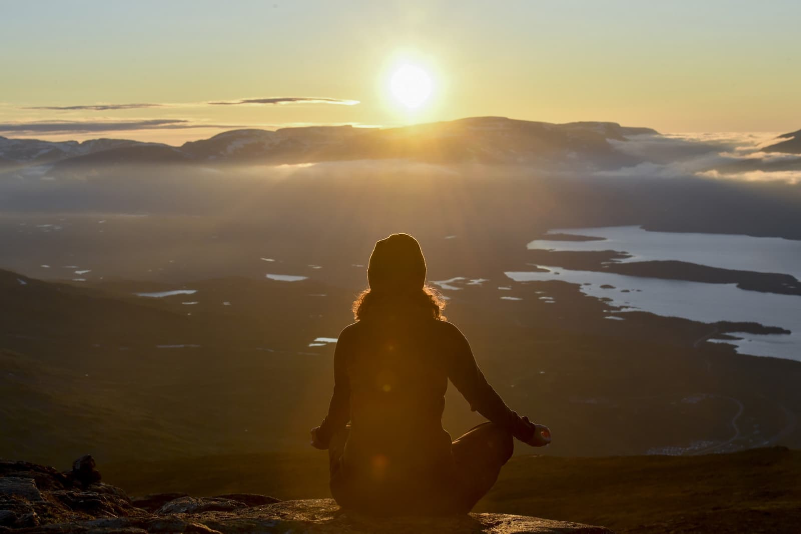 Abisko: När midnattssolen lyser över Nuolja