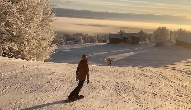 Vikberget: Vinterfrid i Jämtlands snöklädda skogar