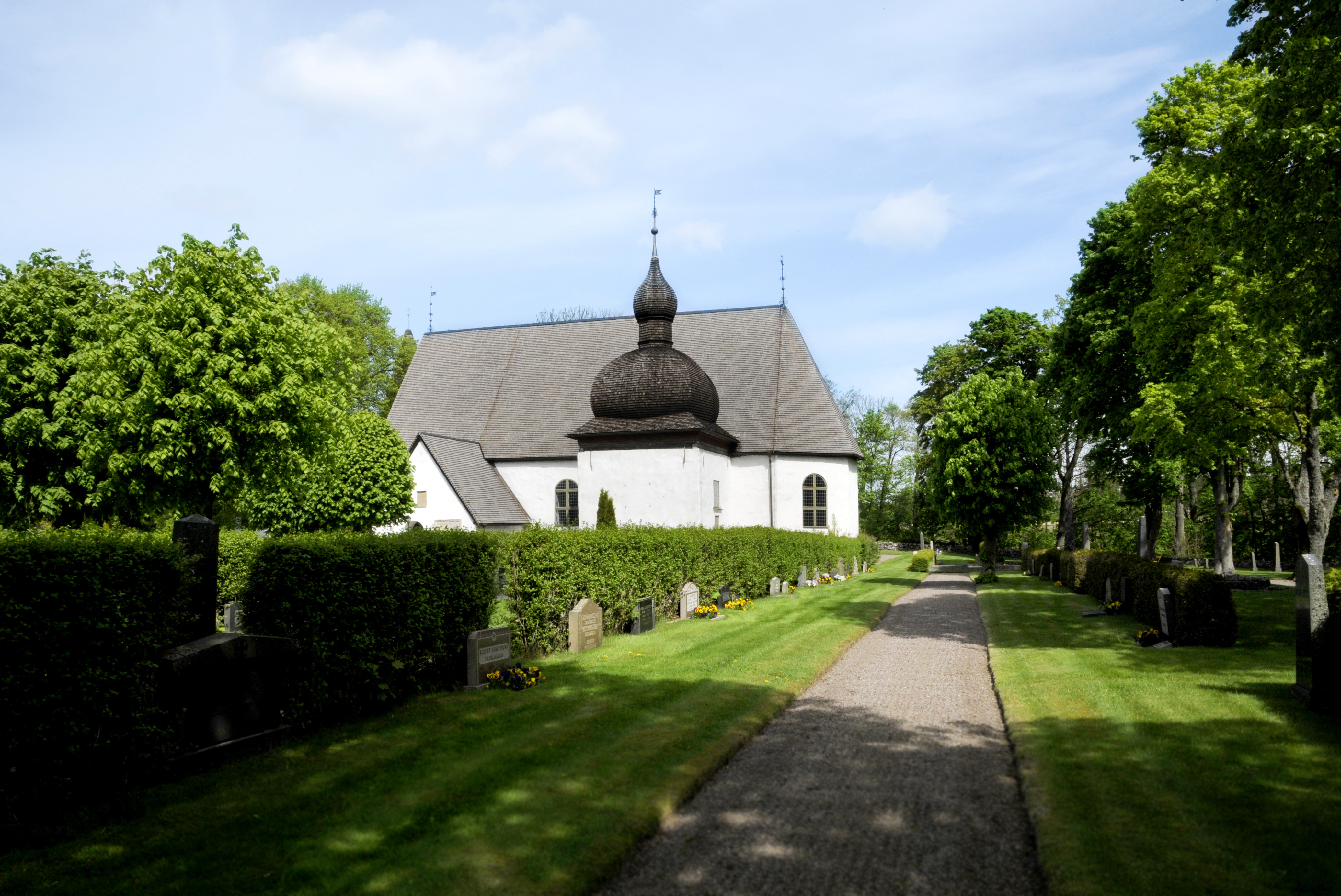 Norra Fågelås kyrka: Tidlös oas vid Vättern