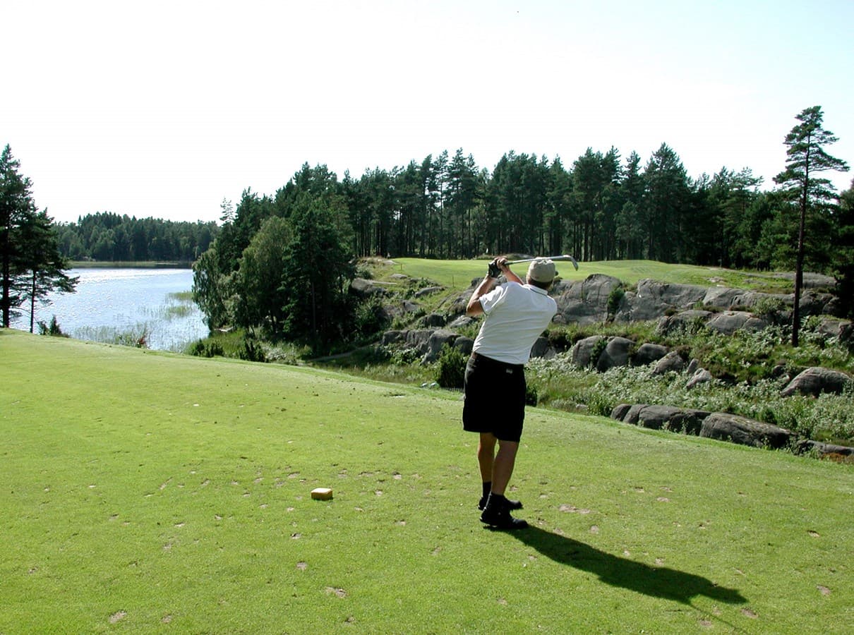 Mölndals Golfklubb: En harmonisk golfupplevelse i naturskön miljö