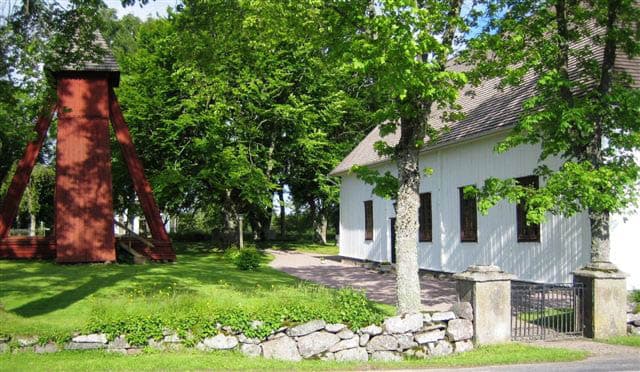 Mofalla kyrka: Ett historiskt monument väster om Hjo