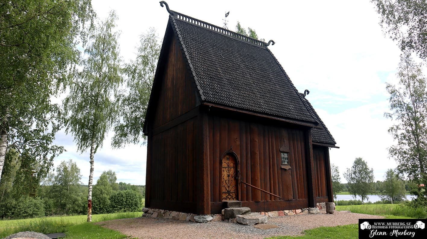 Historiska Oklagård och stavkyrkan – En tidsresa i skogen