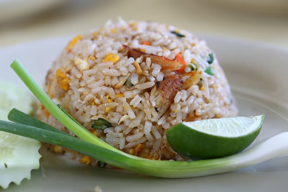 Namfon Thai: En kulinarisk resa till Thailand vid Floda Station