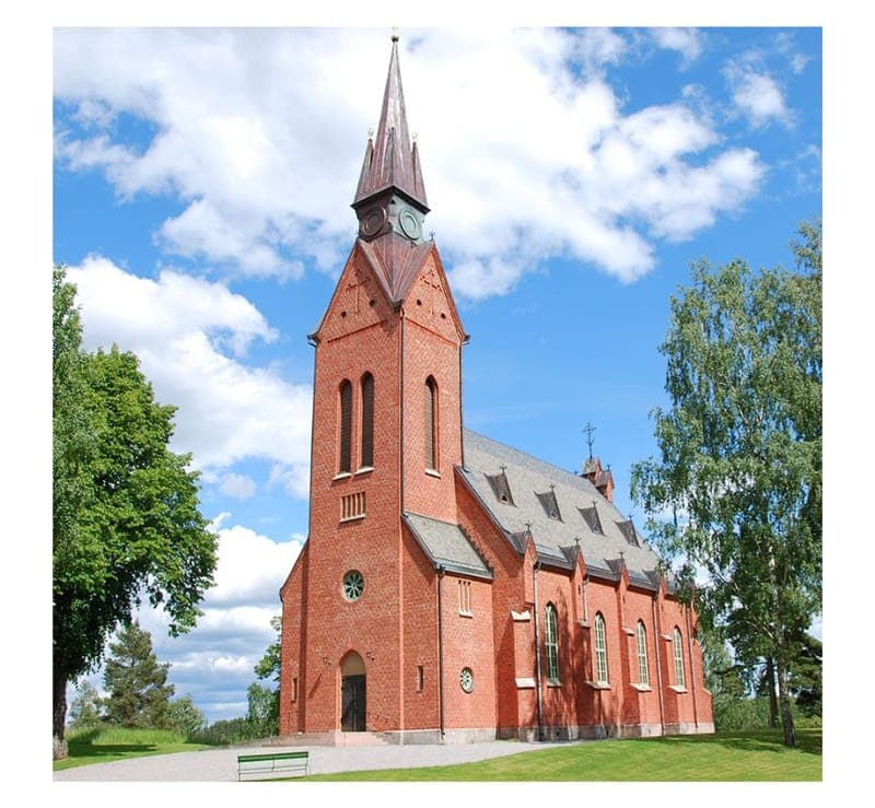 Nya kyrkan i Ny: En röd tegeljuvel i Värmland