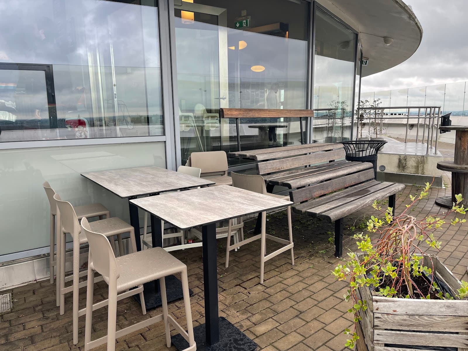 Restaurang Skybar Svampen – Örebros takterrassupplevelse