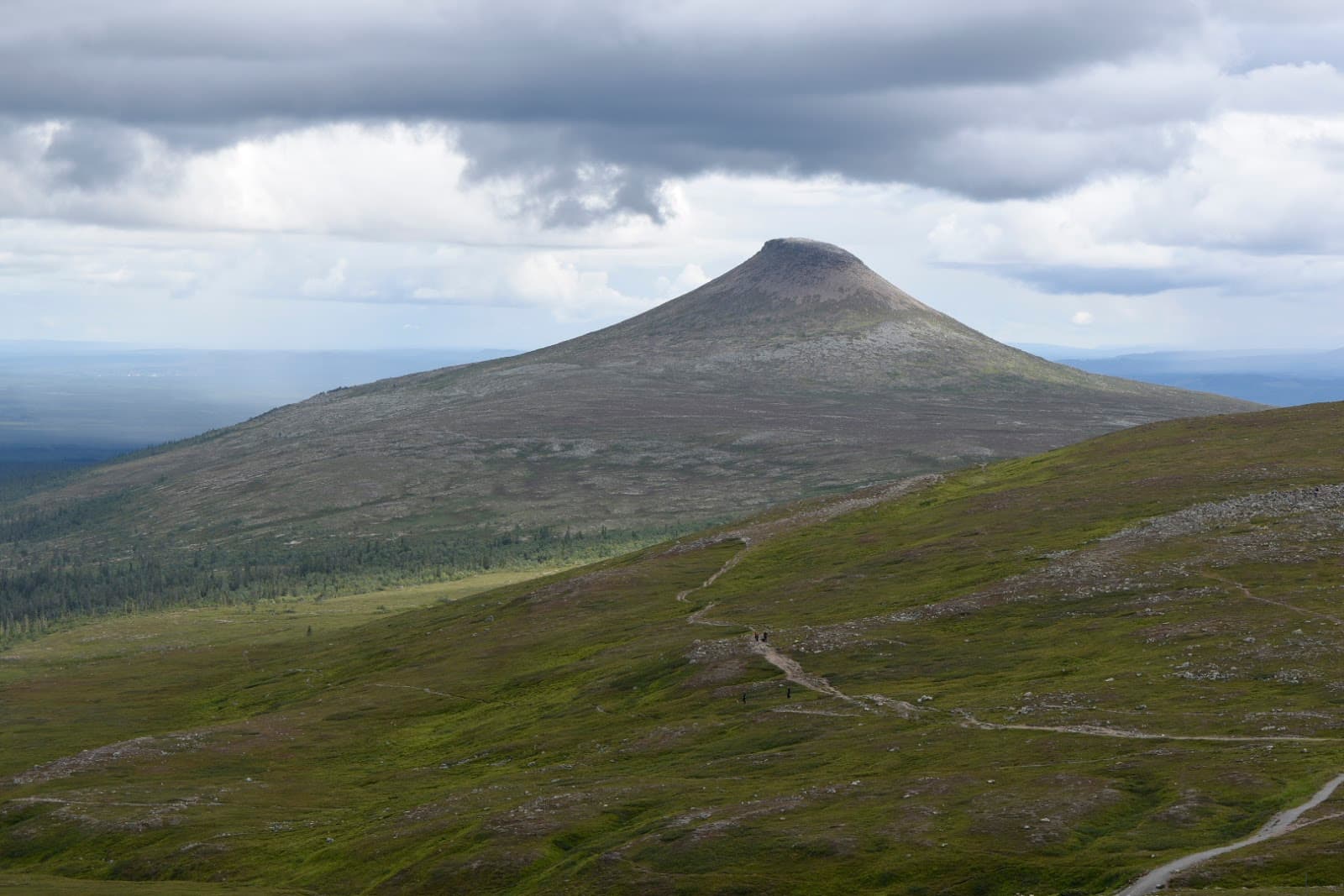 Nipfjället: Vidsträckta Vyer och Naturupplevelser i Dalarna