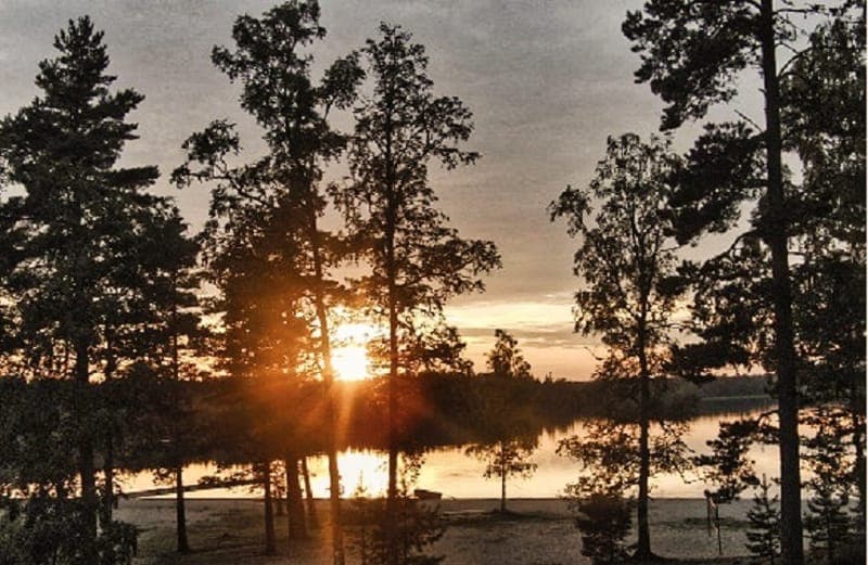 Mangenbaden: Camping och bad vid idylliska sjön Mangens strand
