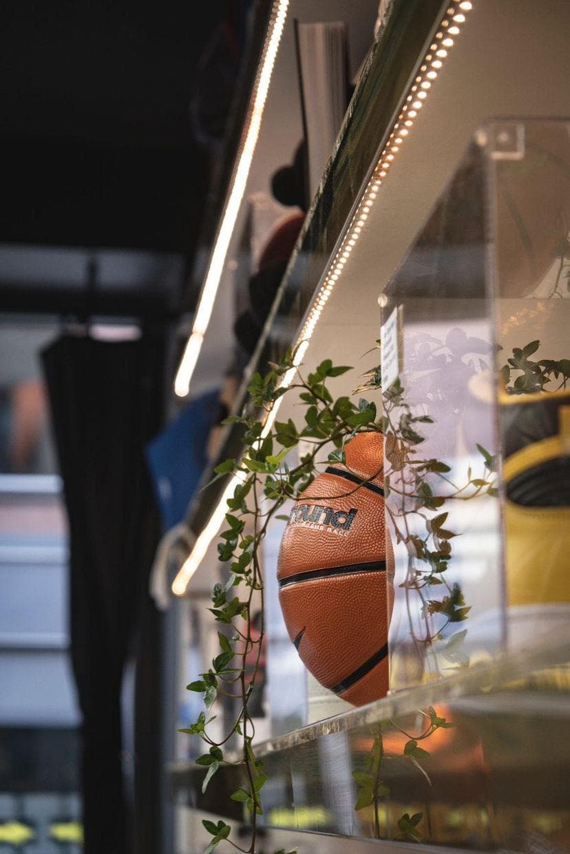 Sneakershyllan: Där stil möter innovation i Göteborg