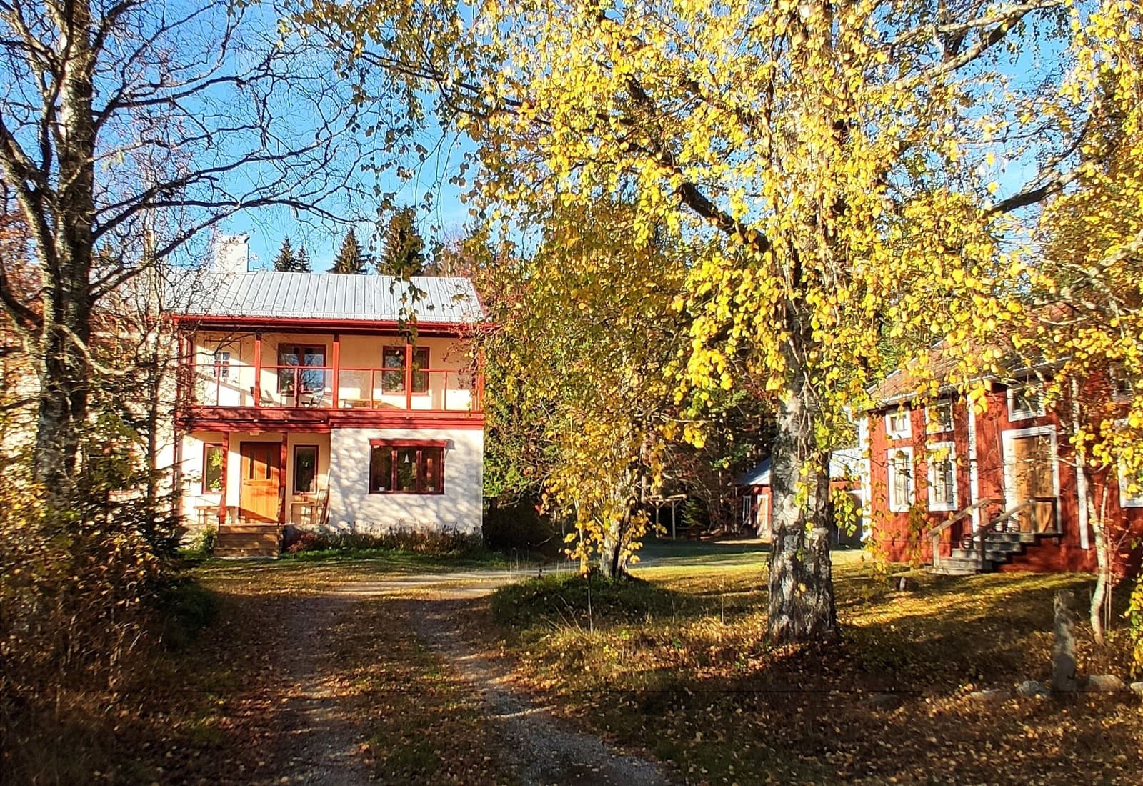 MON Vandrarhem: En rofylld tillflyktsort i Jättendal vid Gävleborgskusten