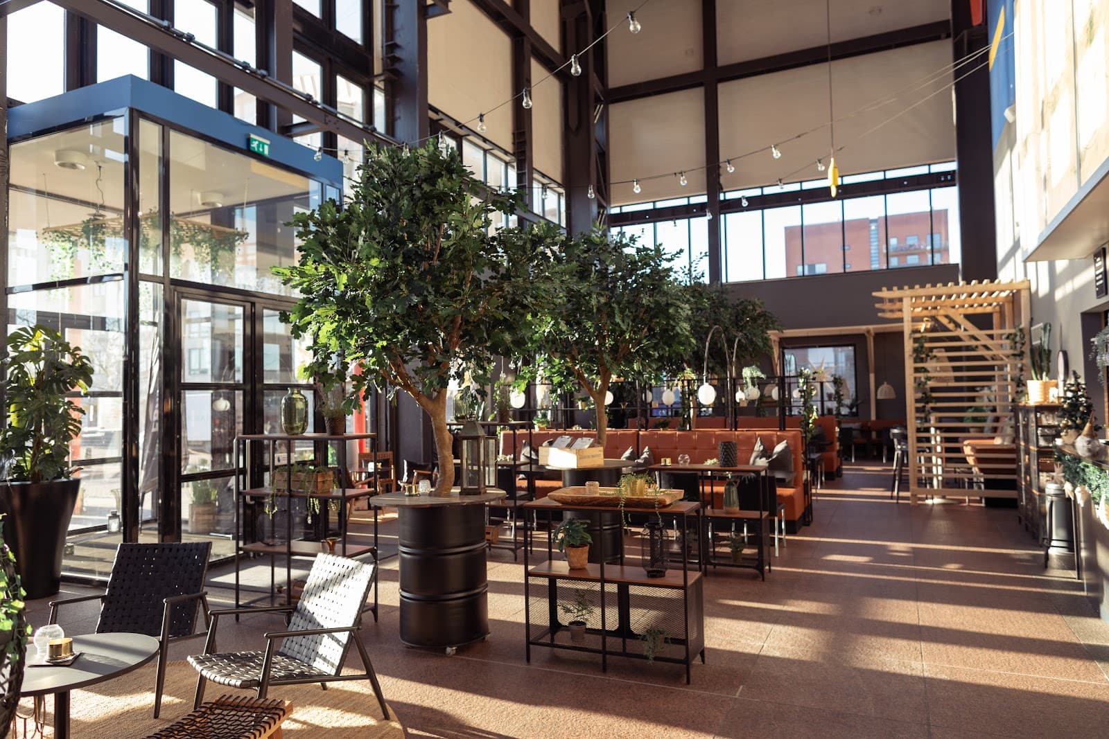 The Social Bar & Bistro Eriksberg: Modern elegans i historisk hamnmiljö
