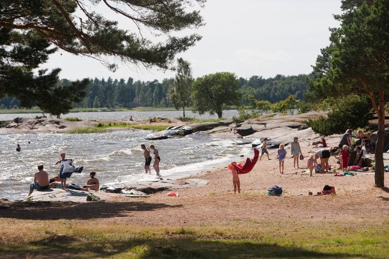 Skutberget: Vänerns pärla för sol och avkoppling
