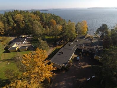 Sjöviksgården – En idyllisk reträtt vid Mjörns strand.