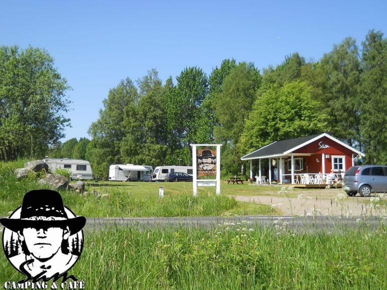 Säms Camping: En avkopplande tillflyktsort vid sjön.