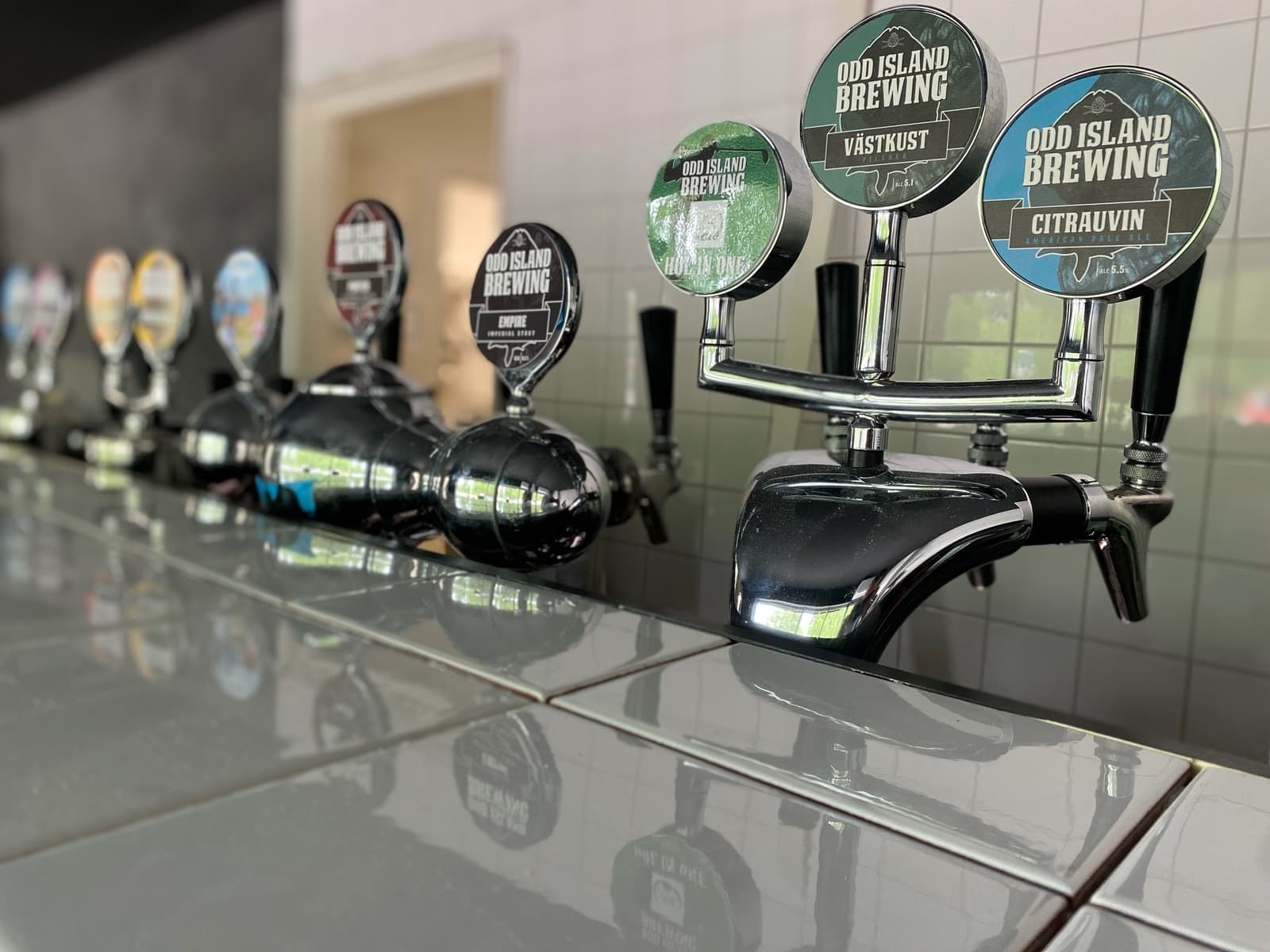 Odd Island Brewing: Där innovativ bryggkonst möter svensk industrihistoria
