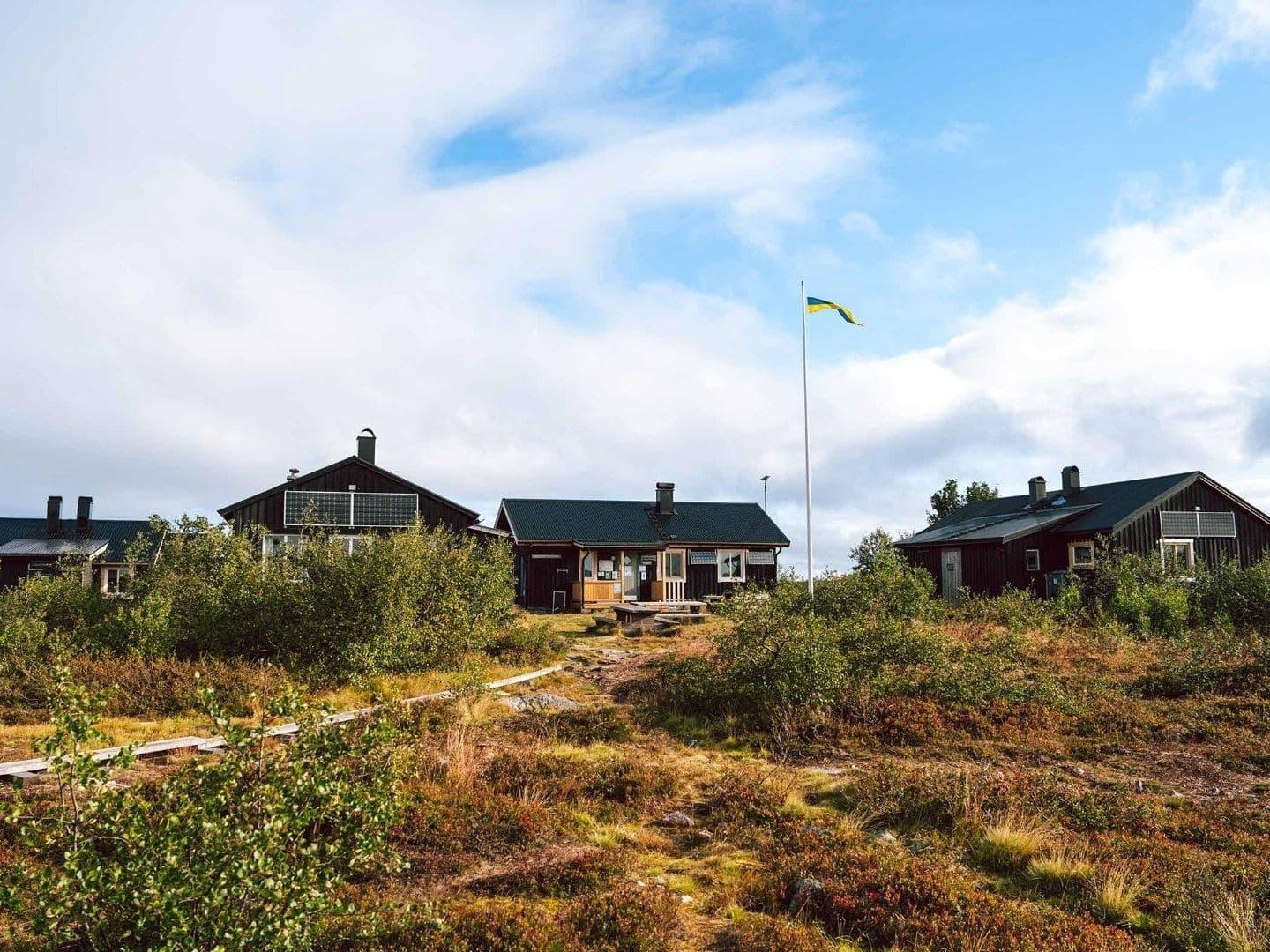 Rörsjöstugorna: En autentisk fjällupplevelse invid det storslagna Fulufjället