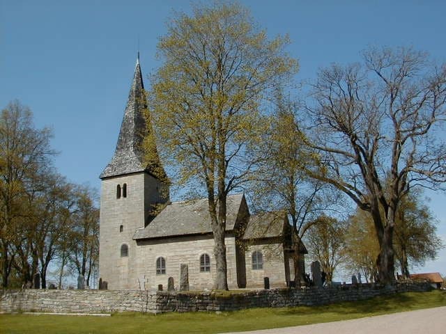 Skälvums Kyrka: En Tidsresa på Varaslätten