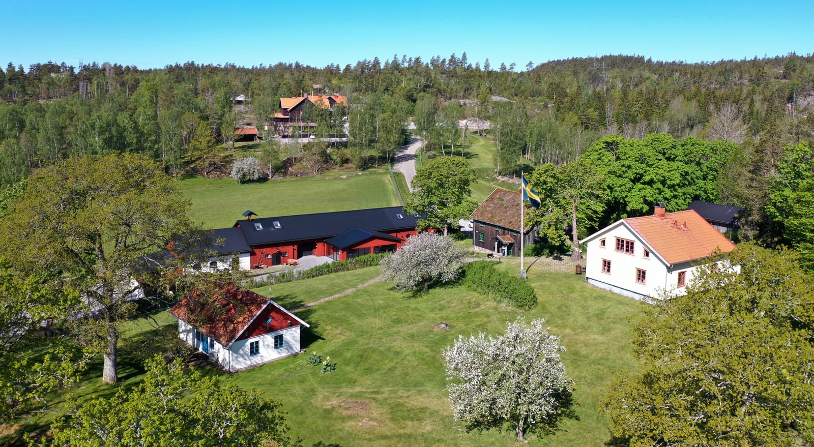 Ulkeröds Gård: En oas av grönska i Bohusläns inland