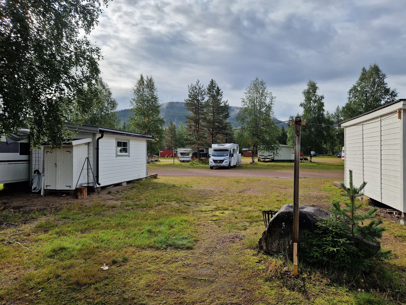 Näsets Camping: Charm vid Idresjöns strand, omfamnad av fjällvärlden