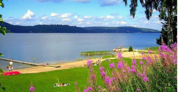 Skotteksgården Camping: Ett familjevänligt äventyr vid Åsundens strand