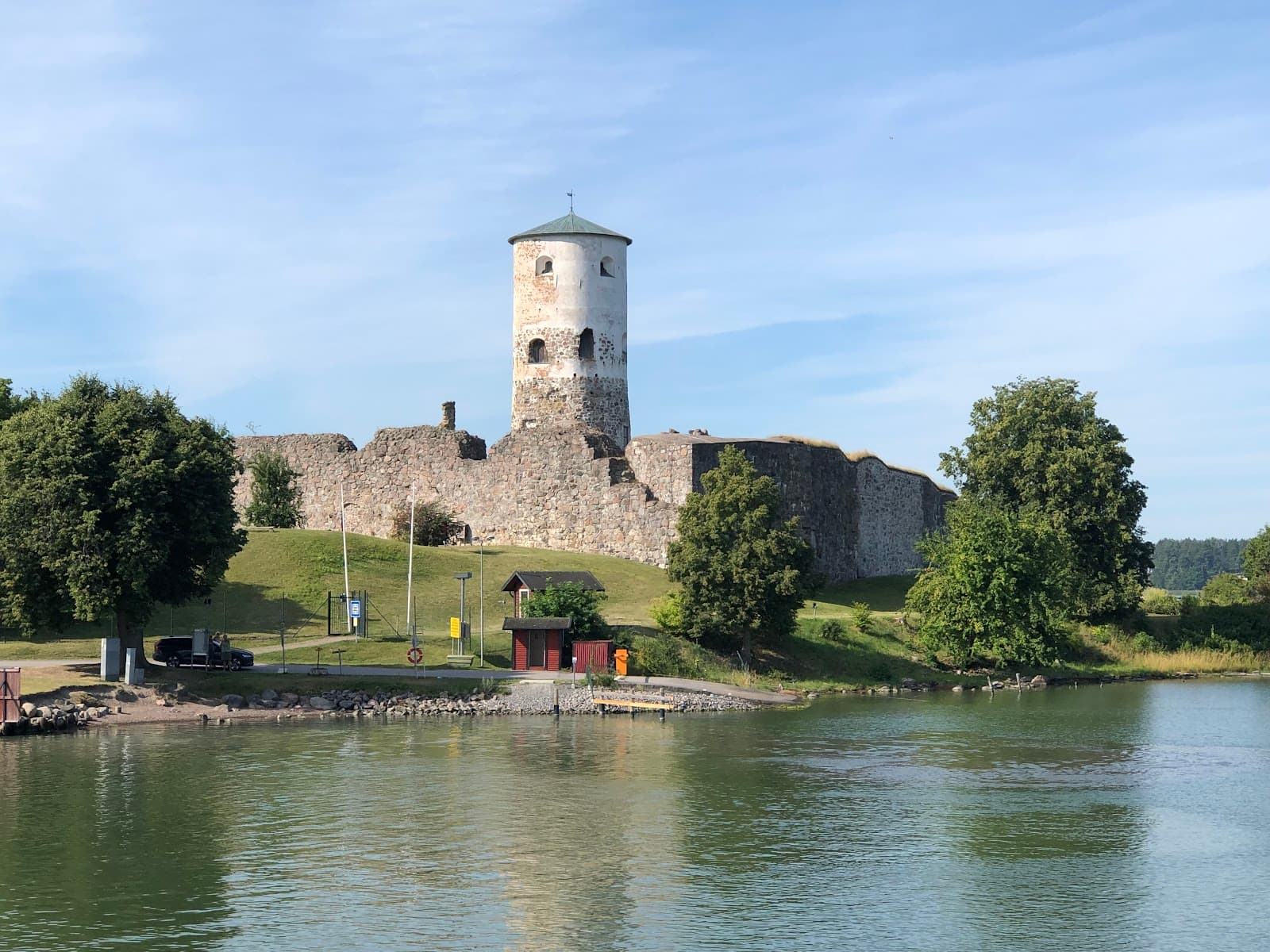 Stegeborgs Slottsruin: Där historien möter havsbrisen