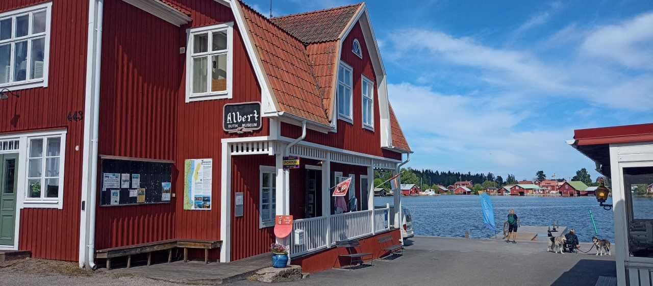Kustpärlan Skärså: Handelsboden Albert