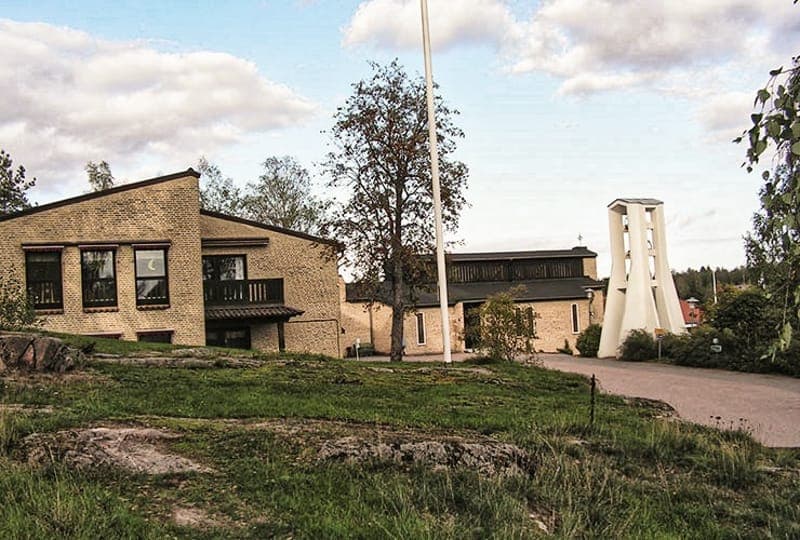 Solbergs kyrka i Grums: Modern arkitektur vid Vänern