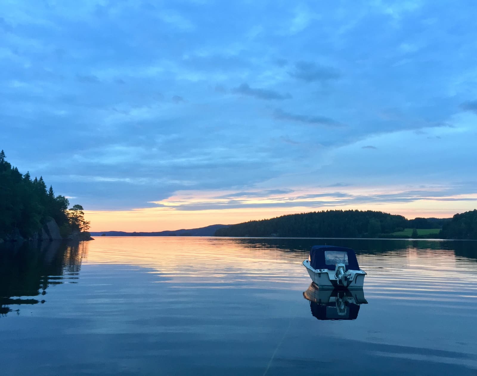 Fiskelycka vid Södra Lelången: En oas för stillhet och återhämtning
